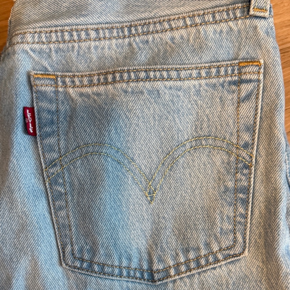 Levi's Light Blue Women's Jeans - Picture 4 of 9